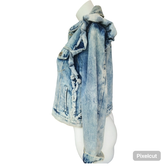 ELAN Ruffled Acid Washed Jean Jacket - Picture 4 of 10